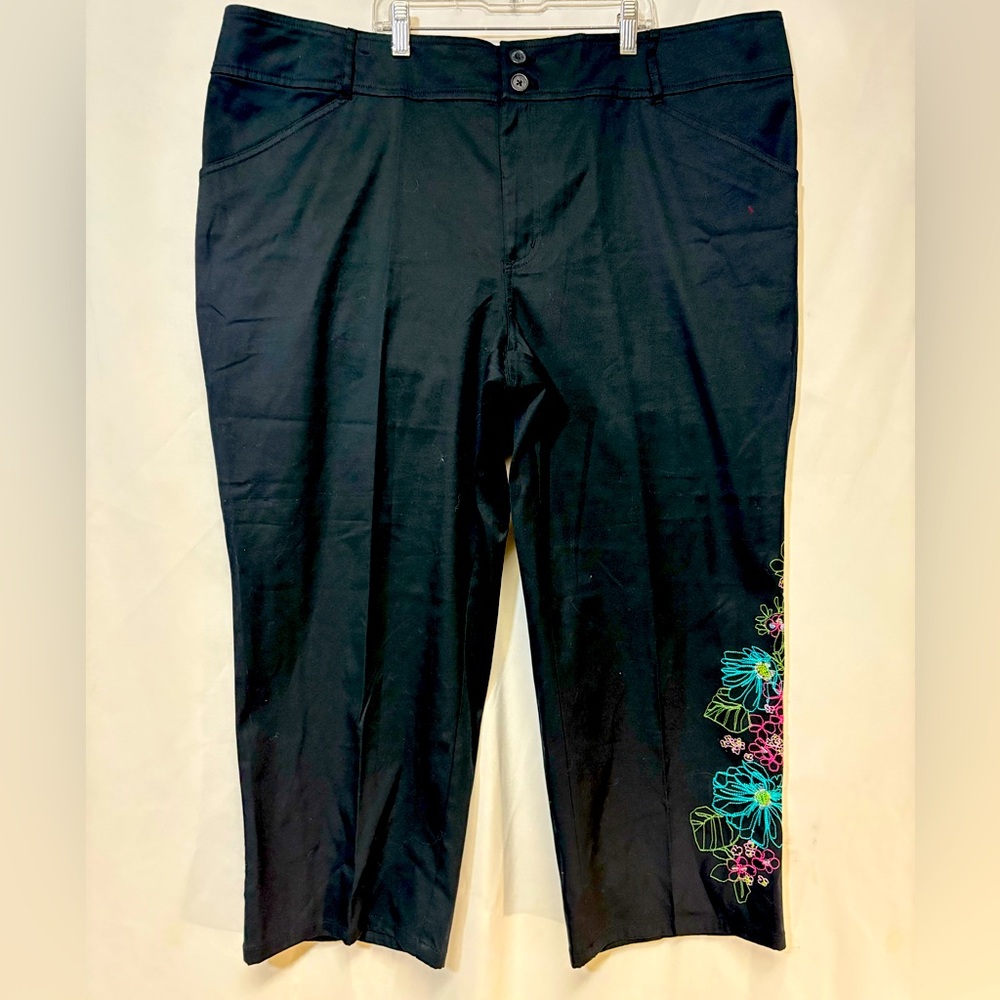 Venezia Black Pants with Floral Embroidery